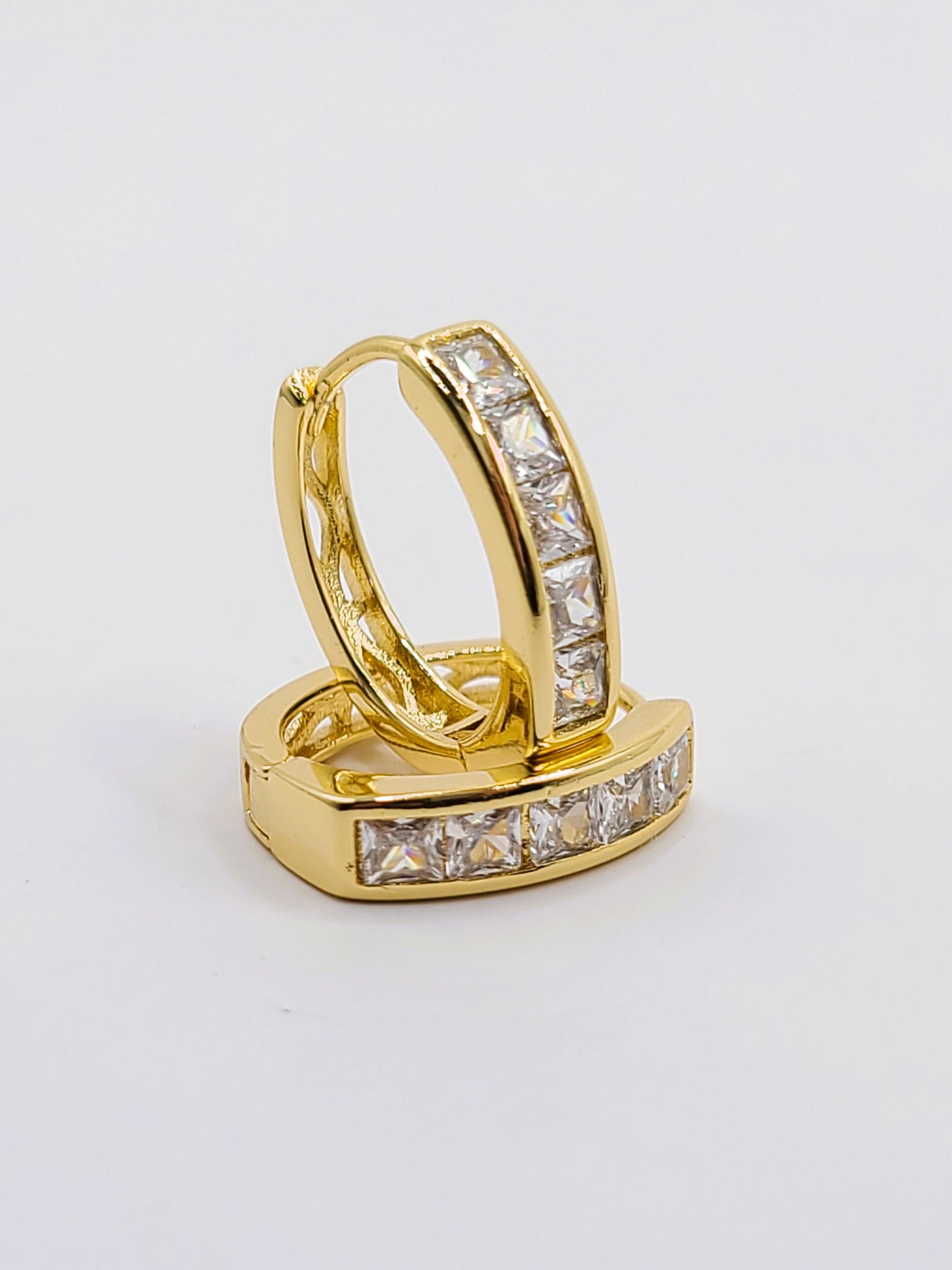 Oval Diamond Lined Huggies