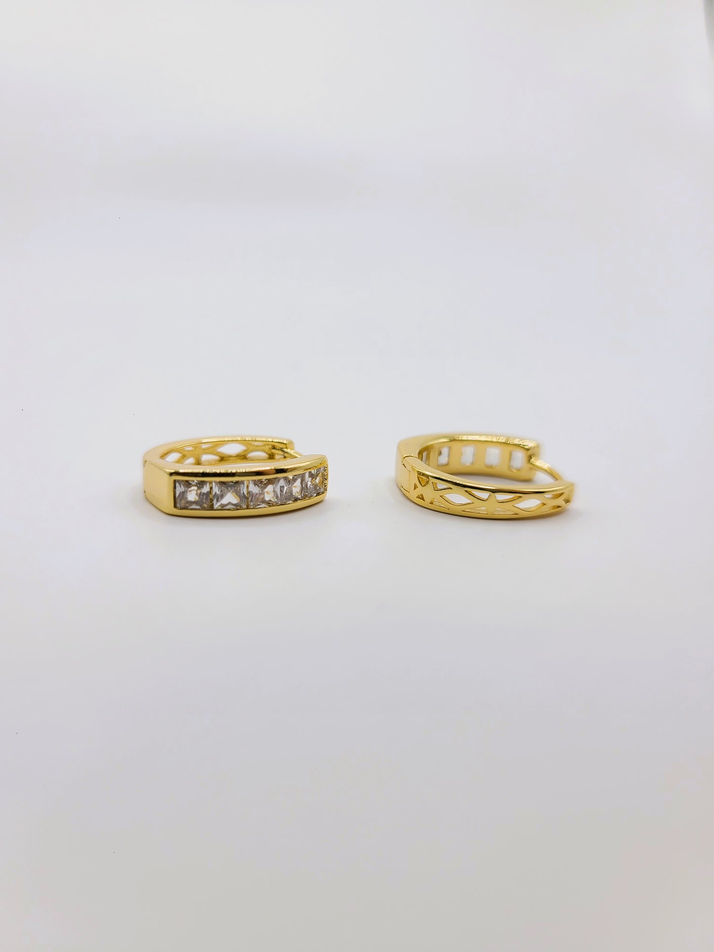 Oval Diamond Lined Huggies