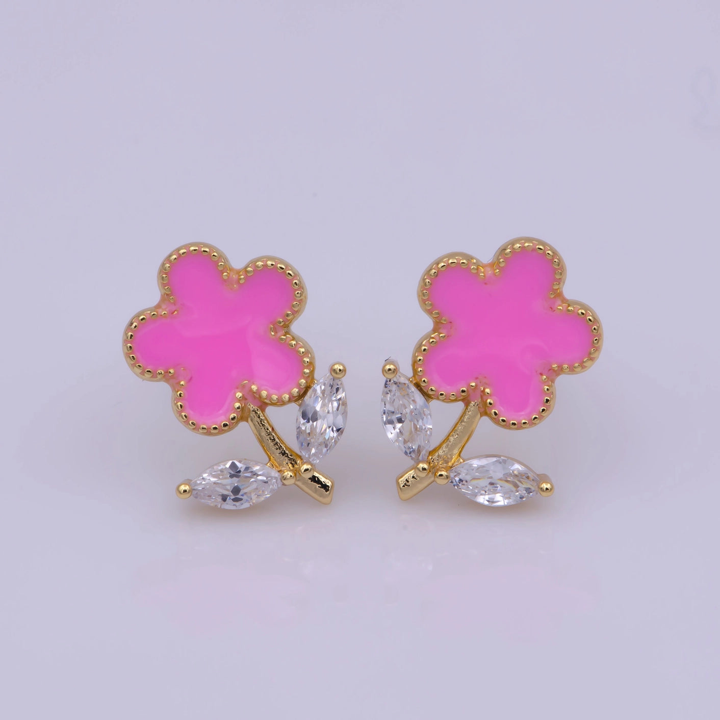 Petal Pop Daisy Stud Earrings