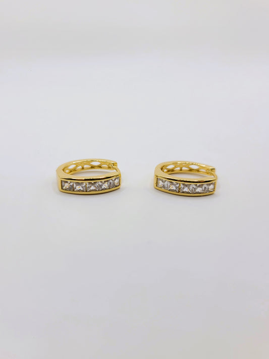 Oval Diamond Lined Huggies