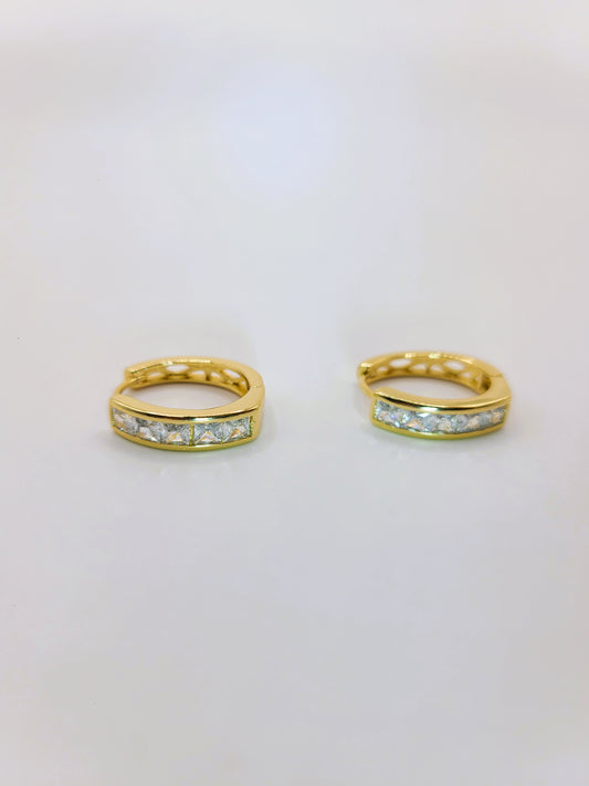 Oval Diamond Lined Huggies