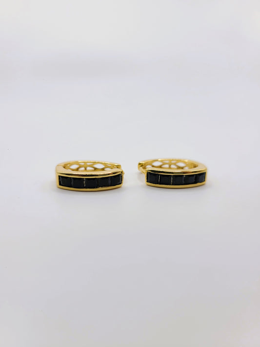 Oval Black Diamond Lined Huggies