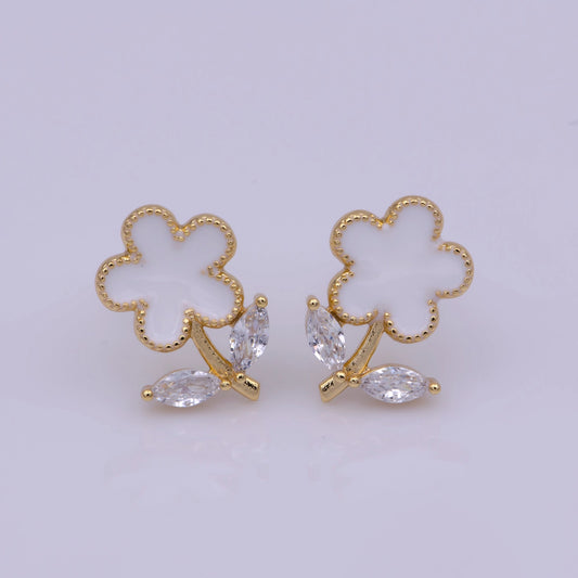 Petal Pop Daisy Stud Earrings